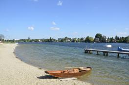 Feiner Kiesstrand im Bundesbad Alte Donau